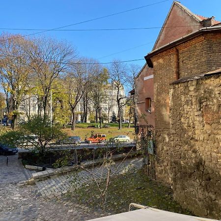 Багатомісні Апартаменти На Арсенальній Lviv Luaran gambar