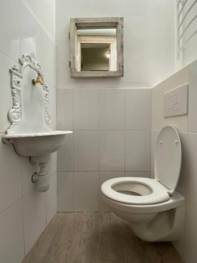 Багатомісні Апартаменти На Арсенальній Lviv Luaran gambar