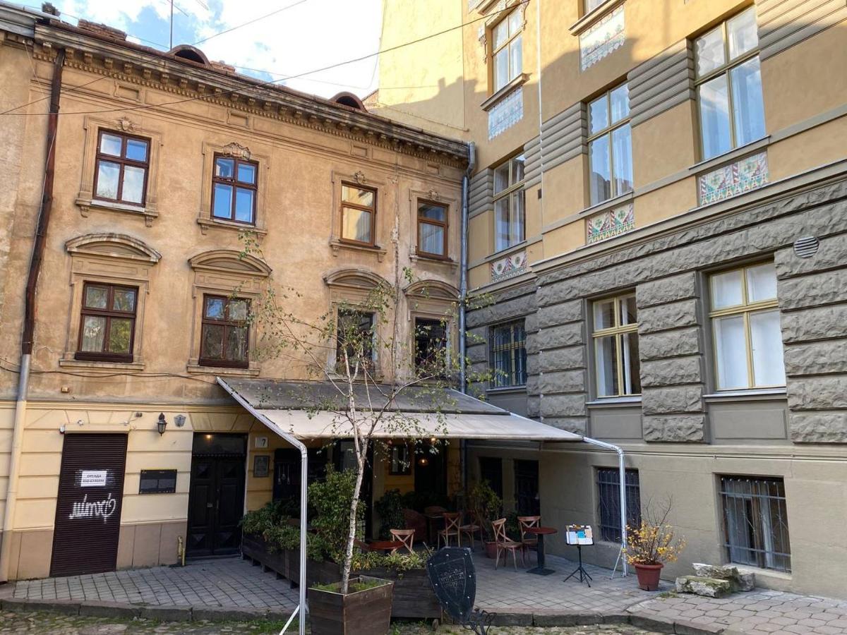 Багатомісні Апартаменти На Арсенальній Lviv Luaran gambar